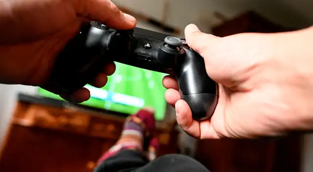 Joven adicto a los videojuegos mata a su bebé recién nacido Joven adicto a los videojuegos mata a su bebé recién nacido