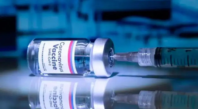 Recomiendan a quienes reciban la vacuna contra el COVID-19 que no tomen alcohol por 42 días Recomiendan a quienes reciban la vacuna contra el COVID-19 que no tomen alcohol por 42 días