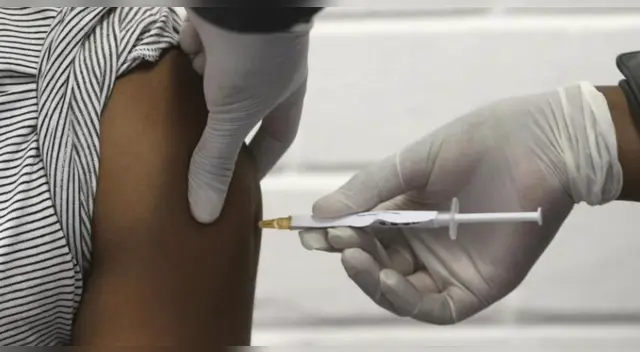 Los voluntarios no presentaron problemas de salud en los meses siguientes de ser inoculados. Los voluntarios no presentaron problemas de salud en los meses siguientes de ser inoculados.