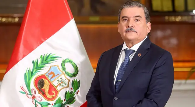 Cluber Aliaga, exministro del Interior, intentó grabar a Violeta Bermúdez mientras conversaban tras sus declaraciones sobre la PNP.