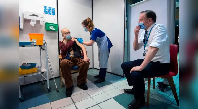 El Reino Unido comenzó este martes su campaña de vacunación masiva contra la enfermedad.