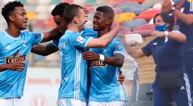 Romina Antoniazzi es la jefa de prensa de Sporting Cristal. Romina Antoniazzi es la jefa de prensa de Sporting Cristal.