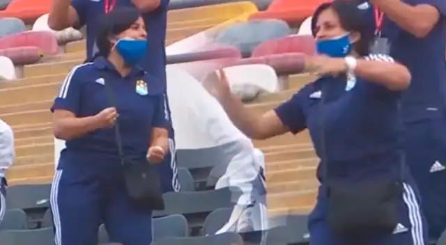 Romina Antoniazzi gritó los goles de Sporting Cristal. Romina Antoniazzi gritó los goles de Sporting Cristal.