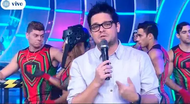 Gian Piero Díaz molesto con su equipo los 'combatientes'. Gian Piero Díaz molesto con su equipo los 'combatientes'.