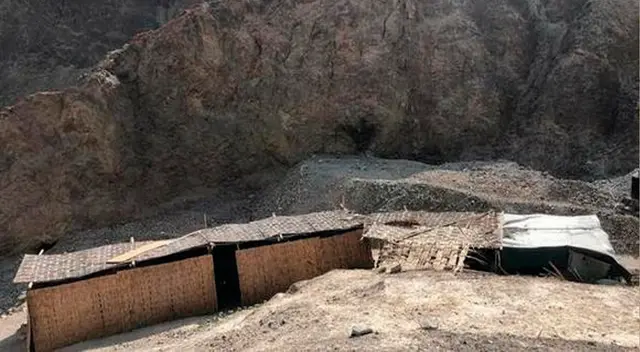 La zona albergaba construcciones rústicas donde se almacenaban generadores eléctricos, herramientas y combustibles.