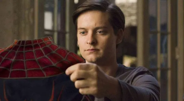 La película de Spider Man abrió camino al presentar a Peter Parker, interpretado por Tobey Maguire.