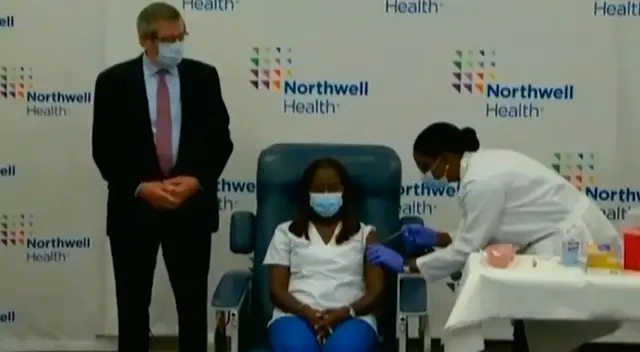 Vacuna contra el COVID-19 en Estados Unidos empezó a aplicarse.