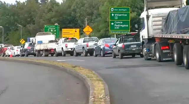 Miles de turistas llegan al lugar donde ocurrirá el fenómeno astronómico Miles de turistas llegan al lugar donde ocurrirá el fenómeno astronómico