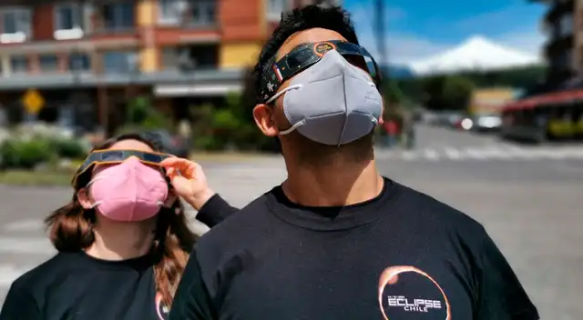 Miles de turistas llegan al lugar donde ocurrirá el fenómeno astronómico Miles de turistas llegan al lugar donde ocurrirá el fenómeno astronómico