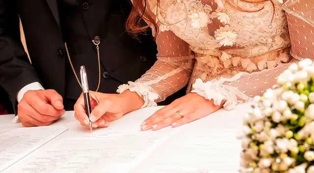 Mujer finge tener cáncer terminal para le paguen la boda de sus sueños Mujer finge tener cáncer terminal para le paguen la boda de sus sueños