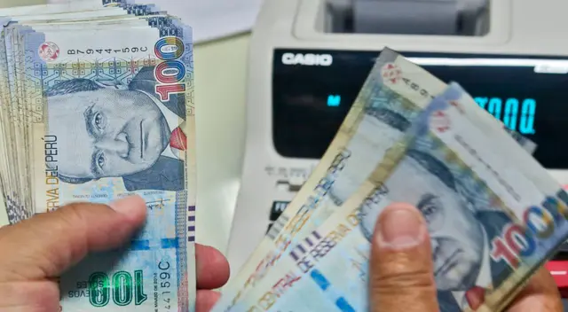 Gobierno peruano dará 'Bono para la Reactivación Económica' a trabajadores del sector público como parte del presupuesto público 2021. Gobierno peruano dará 'Bono para la Reactivación Económica' a trabajadores del sector público como parte del presupuesto público 2021.