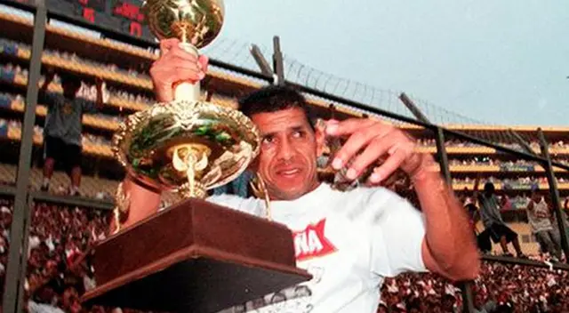 Carranza es uno de los ídolos de Universitario. Carranza es uno de los ídolos de Universitario.