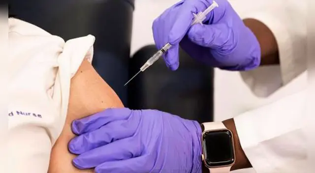 FDA recomendó a los pacientes que sufren de alguna alergia consultar con sus médicos antes de recibir la vacuna de Pfizer. FDA recomendó a los pacientes que sufren de alguna alergia consultar con sus médicos antes de recibir la vacuna de Pfizer.