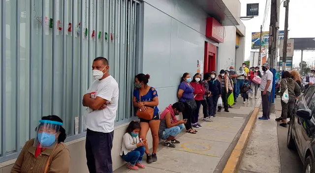 Cobro del BFU genera aglomeración de personas. Cobro del BFU genera aglomeración de personas.