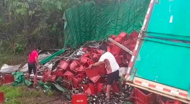 Camión de Backus sufre accidente en Huánuco.