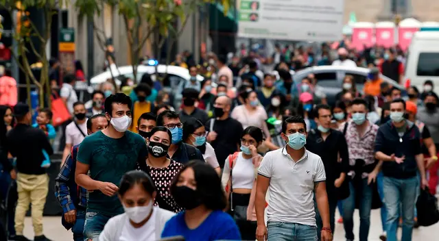 Peatones en la Ciudad de México. Peatones en la Ciudad de México.