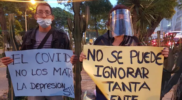Familiares se instalaron en los exteriores del Ministerio de Salud para alzar su voz de lucha.