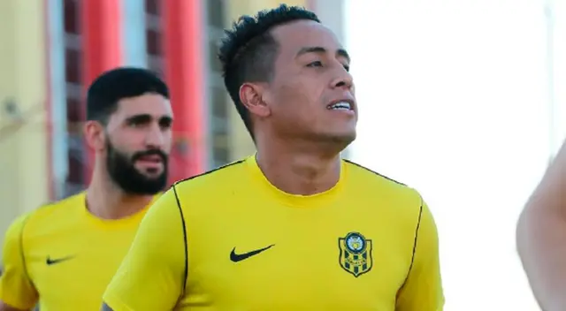 Christian Cueva con un pie afuera del Yeni Malatyaspor.