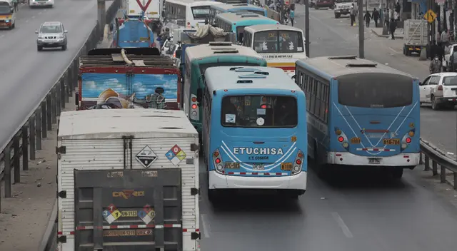 Tráfico vehicular en Lima y Callao. Tráfico vehicular en Lima y Callao.