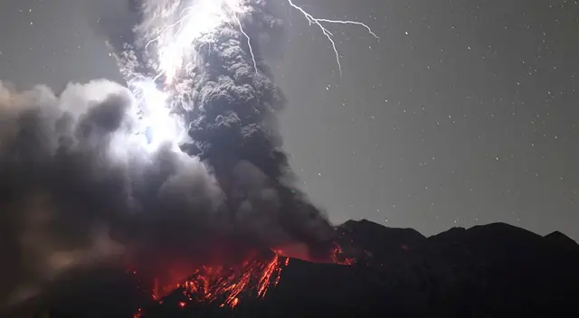 Volcán Sakurajima desde la ciudad de Tarumizu, prefectura de Kagoshima, Japón, el 17 de diciembre de 2020. Volcán Sakurajima desde la ciudad de Tarumizu, prefectura de Kagoshima, Japón, el 17 de diciembre de 2020.