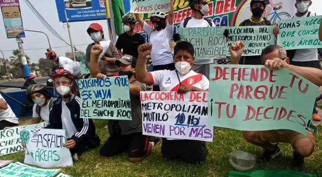 Organizaciones y vecinos de Comas realizaron protesta contra la tala de árboles del parque Sinchi Roca.
