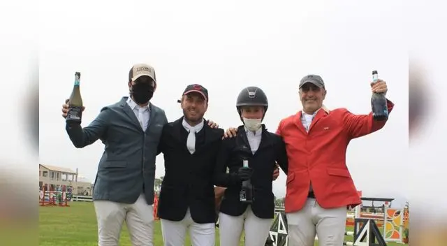 Leslie Stark, Alonso Valdez, Julián Duprat y David Levy celebran al final del torneo
