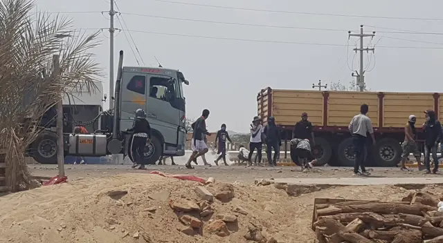 Los representantes de los trabajadores agrarios se comprometieron a desbloquear la Panamericana Norte y Sur en las próximas horas. Los representantes de los trabajadores agrarios se comprometieron a desbloquear la Panamericana Norte y Sur en las próximas horas.