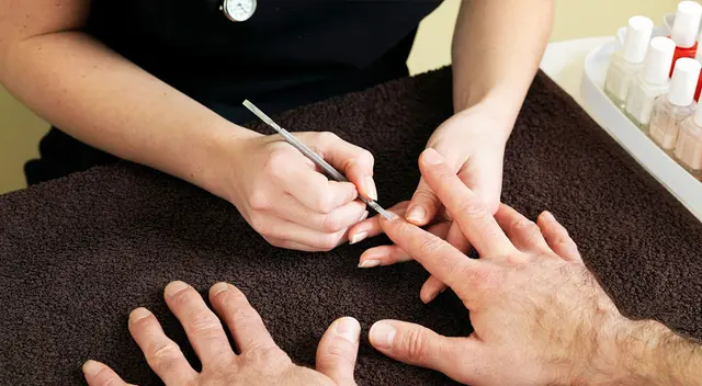 Aplausos en Facebook. Joven pensó que iba a reprobar porque ninguna vecina quiso ser voluntaria; sin embargo, su padre la sorprendió. Aplausos en Facebook. Joven pensó que iba a reprobar porque ninguna vecina quiso ser voluntaria; sin embargo, su padre la sorprendió.