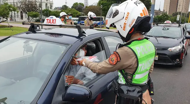 Los conductores que no cuenten con pase vehicular especial serán multados con S/6.4000. Los conductores que no cuenten con pase vehicular especial serán multados con S/6.4000.