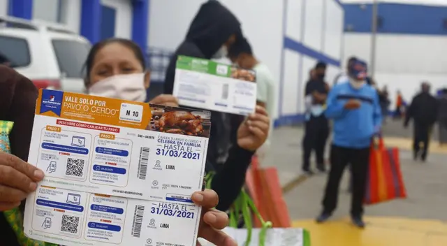 Largas colas en los exteriores de San Fernando de Surquillo.