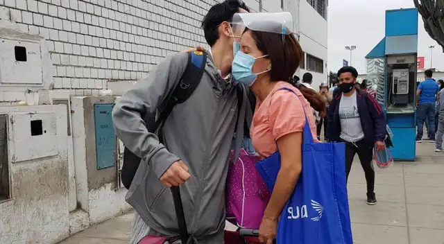 Familias se reencontraron en el Aeropuerto Internacional Jorge Chávez. Familias se reencontraron en el Aeropuerto Internacional Jorge Chávez.