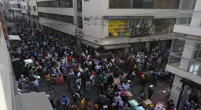 Aglomeraciones en Mesa Redonda.