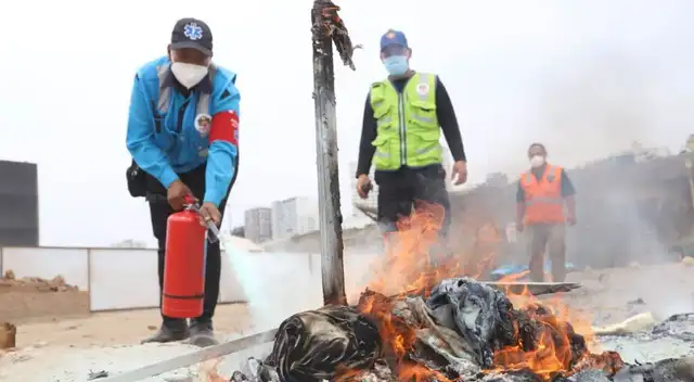 Los agentes de Serenazgo y Fiscalización de la comuna han sido capacitados en el uso de extintores para cualquier caso reportado durante fin de año.