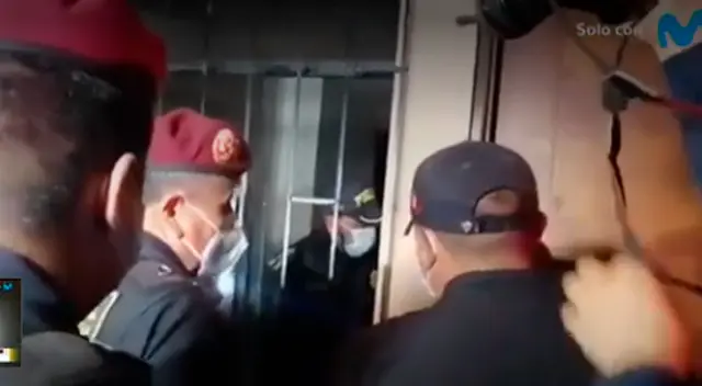 Sus compañeros de la comisaría de Condevilla tuvieron que romper la puerta para tomar el control de la vivienda.