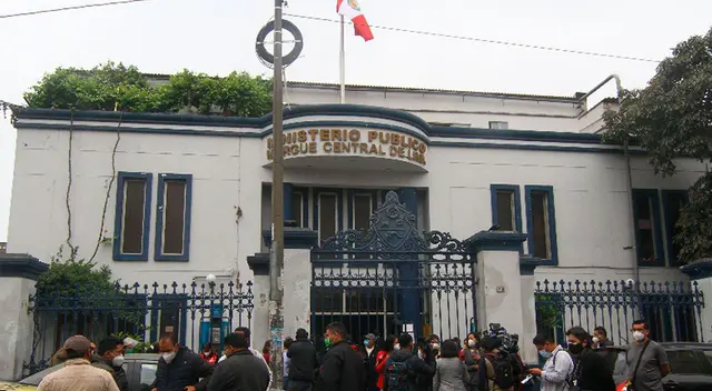 El padre de la menor fallecida señala que la policía detuvo a los presuntos asesinos; sin embargo, horas más tarde fueron liberados. El hombre pide justicia por su hija de cinco años.