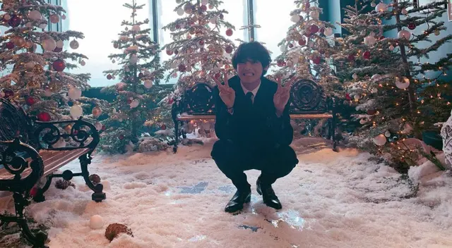 Kim Tae-Hyung cumple 25 años (26 años en edad coreana) este 30 de diciembre y sus compañeros de BTS lo han festejado en redes sociales. Kim Tae-Hyung cumple 25 años (26 años en edad coreana) este 30 de diciembre y sus compañeros de BTS lo han festejado en redes sociales.