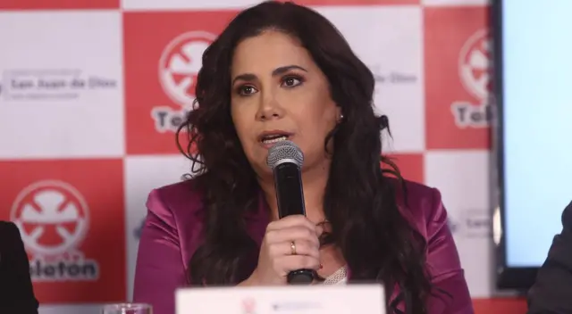 La periodista Andrea Llosa contó en sus redes sociales que sufrió un ataque de pánico regresando de Estados Unidos a Perú. La periodista Andrea Llosa contó en sus redes sociales que sufrió un ataque de pánico regresando de Estados Unidos a Perú.