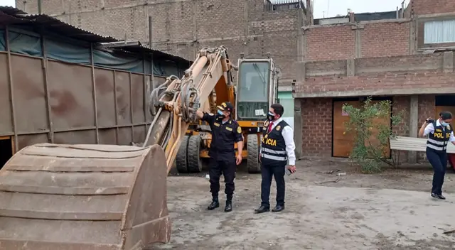 PNP incautó retroexcavadora usada para perforar túnel a Castro Castro.