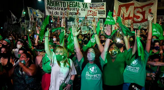 Senado de Argentina aprueba ley que legaliza el aborto