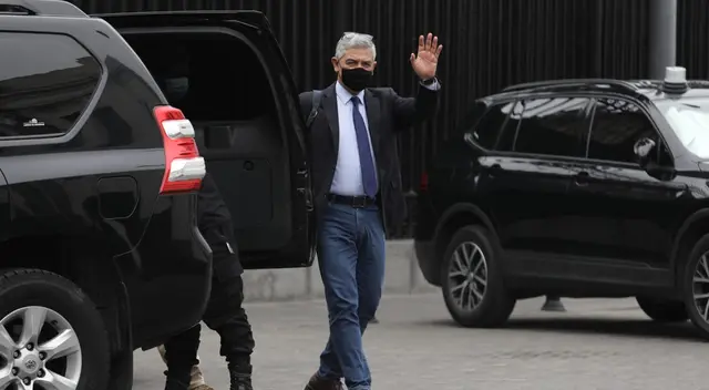 El titular del Ministerio del Interior, José Elice, dijo que no se aferrará a su cargo si es que se requiere su renuncia. El titular del Ministerio del Interior, José Elice, dijo que no se aferrará a su cargo si es que se requiere su renuncia.