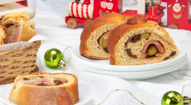 Aprende a preparar un delicioso pan de jamón venezolano.