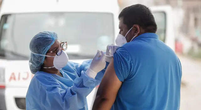 Ministra de Salud estará a cargo de la adquisición de vacunas.