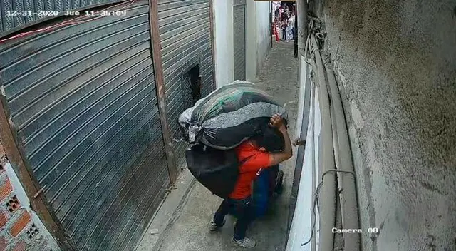 Ladrón habría llegado con engaños al almacén para perpetrar su delito. Ladrón habría llegado con engaños al almacén para perpetrar su delito.