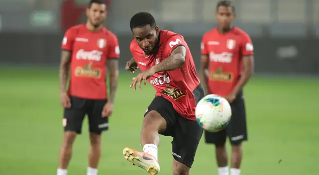 Jefferson Farfán, figura de la selección peruana, fue noticia en las redes sociales.
