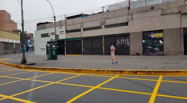 En estos puntos se vió desplegada gran cantidad de trabajadores de limpieza, quienes se encargaron de esta labor desde tempranas horas de la madrugada.