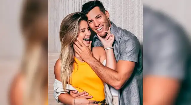 La pareja de enamorados Patricio Parodi y Flavia Laos se mostraron más felices que nunca al despedir el 2020.