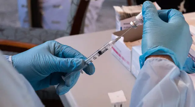 Israel lidera la carrera mundial de la vacunación en el mundo. Israel lidera la carrera mundial de la vacunación en el mundo.