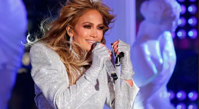Jennifer López se quiebra durante su presentación en New Year’s Rockin’ Eve Jennifer López se quiebra durante su presentación en New Year’s Rockin’ Eve