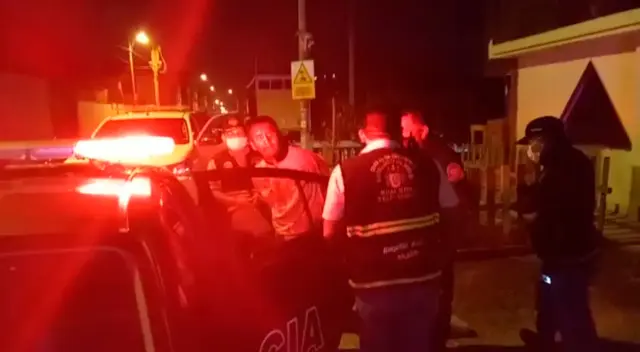 Sujetos asaltaron a varios pasajeros de una combi. Sujetos asaltaron a varios pasajeros de una combi.