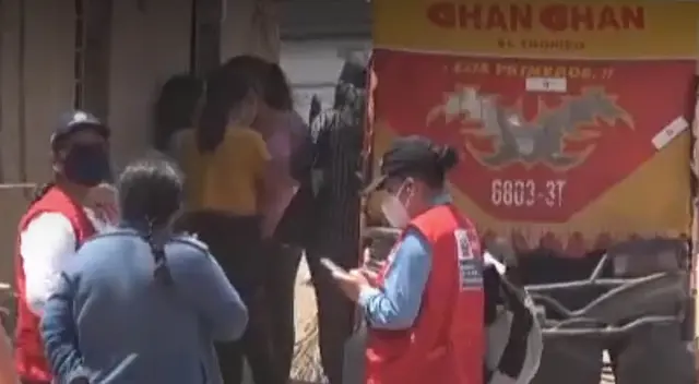 Personal del Ministerio de la Mujer y Poblaciones Vulnerables acudió al lugar para brindar apoyo a la familia de la menor.